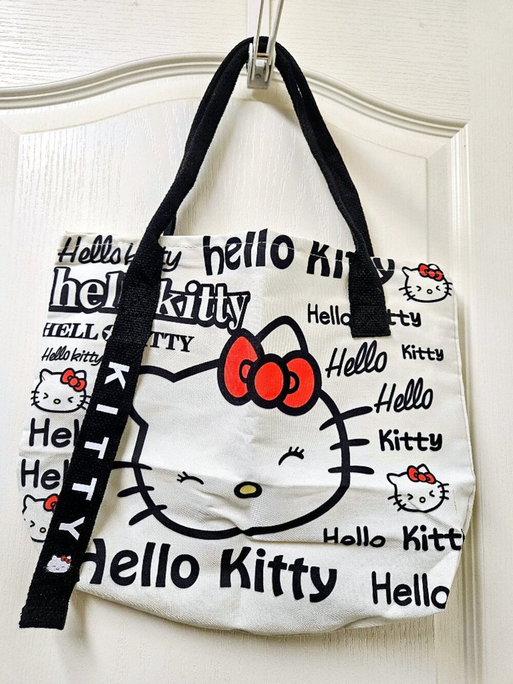 New Women's Hello Kitty Small Zip Tote Bag